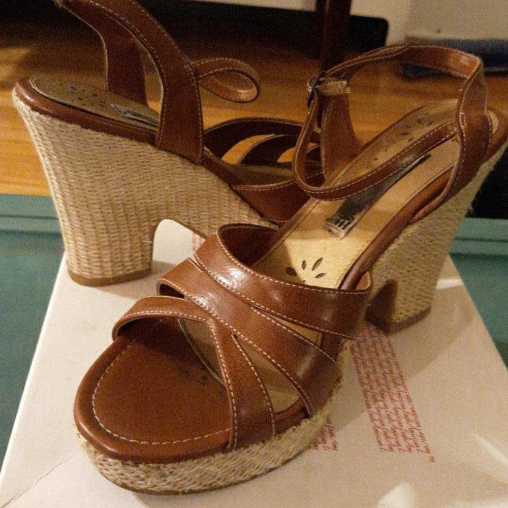 American eagle heels